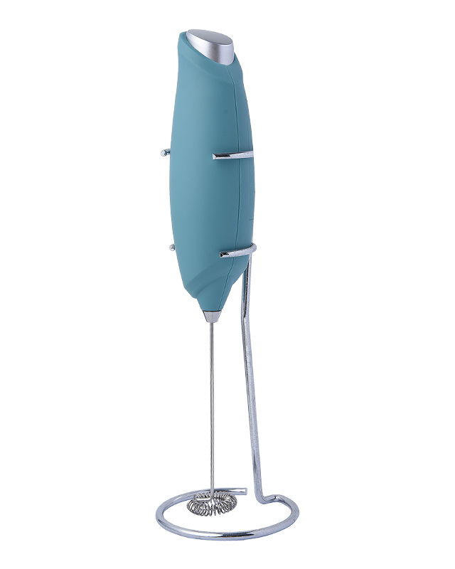 How does the design of the milk foamer stick ensure smooth and even frothing of milk?